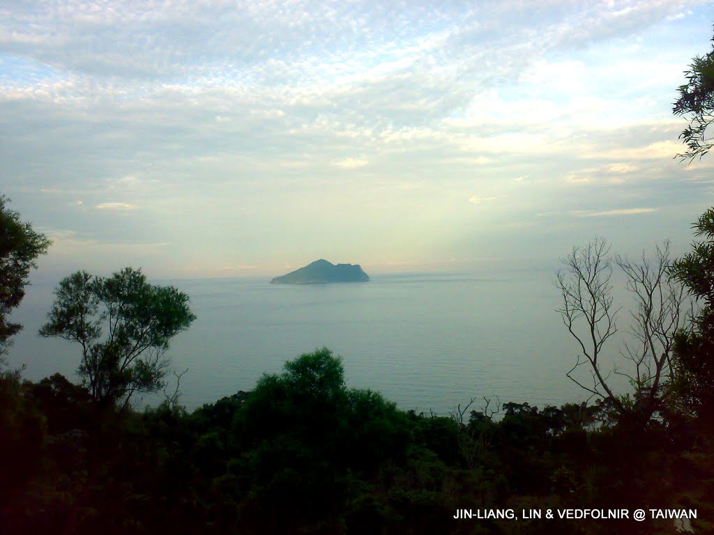 遠眺龜山島