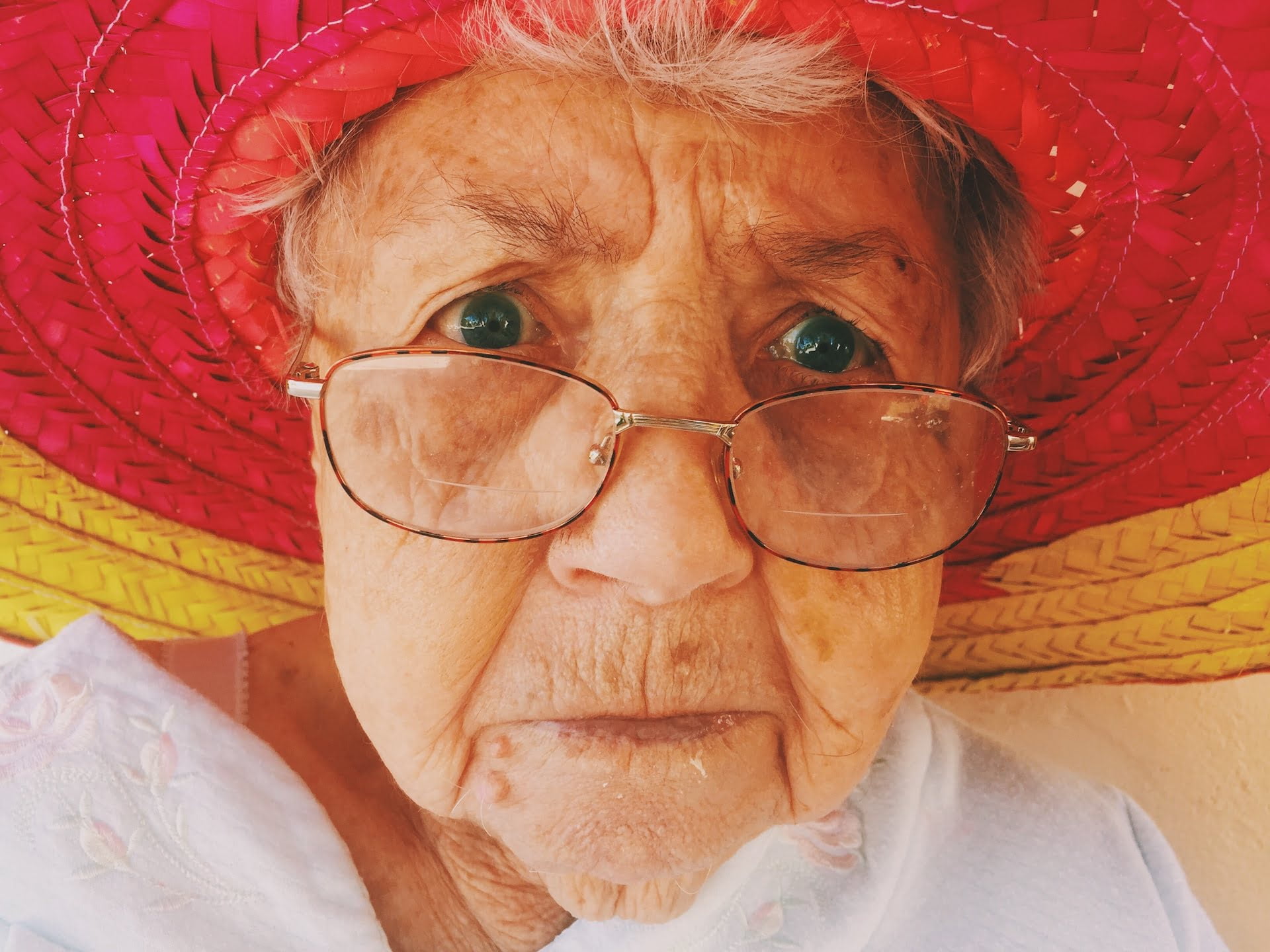 old-woman-lady-grandma-cute-angry-watching