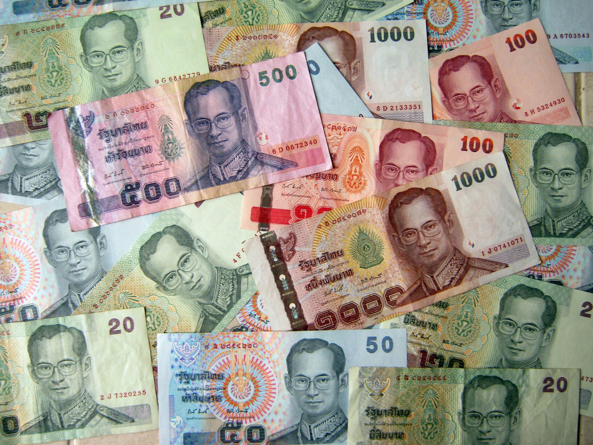 泰國旅行需要帶足夠現金,否則會被海關拒絕入境?