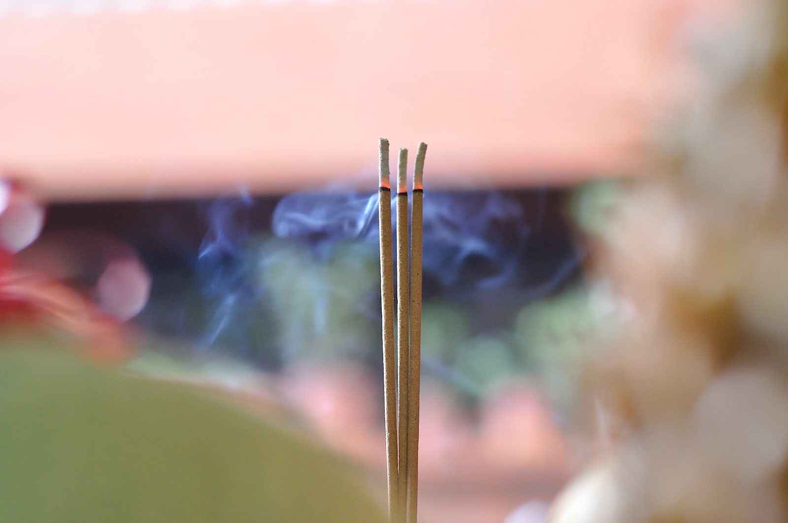 廟宇燒香祈福-Temple-Burn-Incense-Vedfolnir