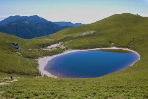 天使的眼淚「嘉明湖」4月1日重新開放|新規定與山屋登記須知 2 Jiaming_Lake_Mountain_of_Taiwan