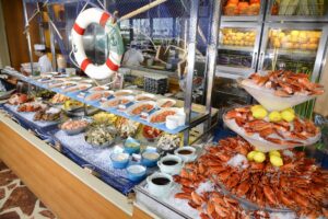 對海鮮文化的崇拜是否已變成台灣的社會現況? 3 Seafood Extravaganza