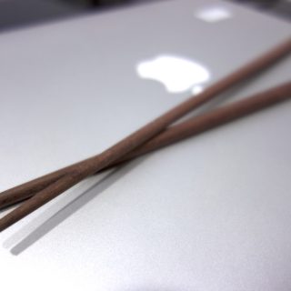 戶外餐具：鈦合金筷子「鈦筷」後悔　挑選重點與購物心得分享 Apple Macbook Wood chopsticks 筷子