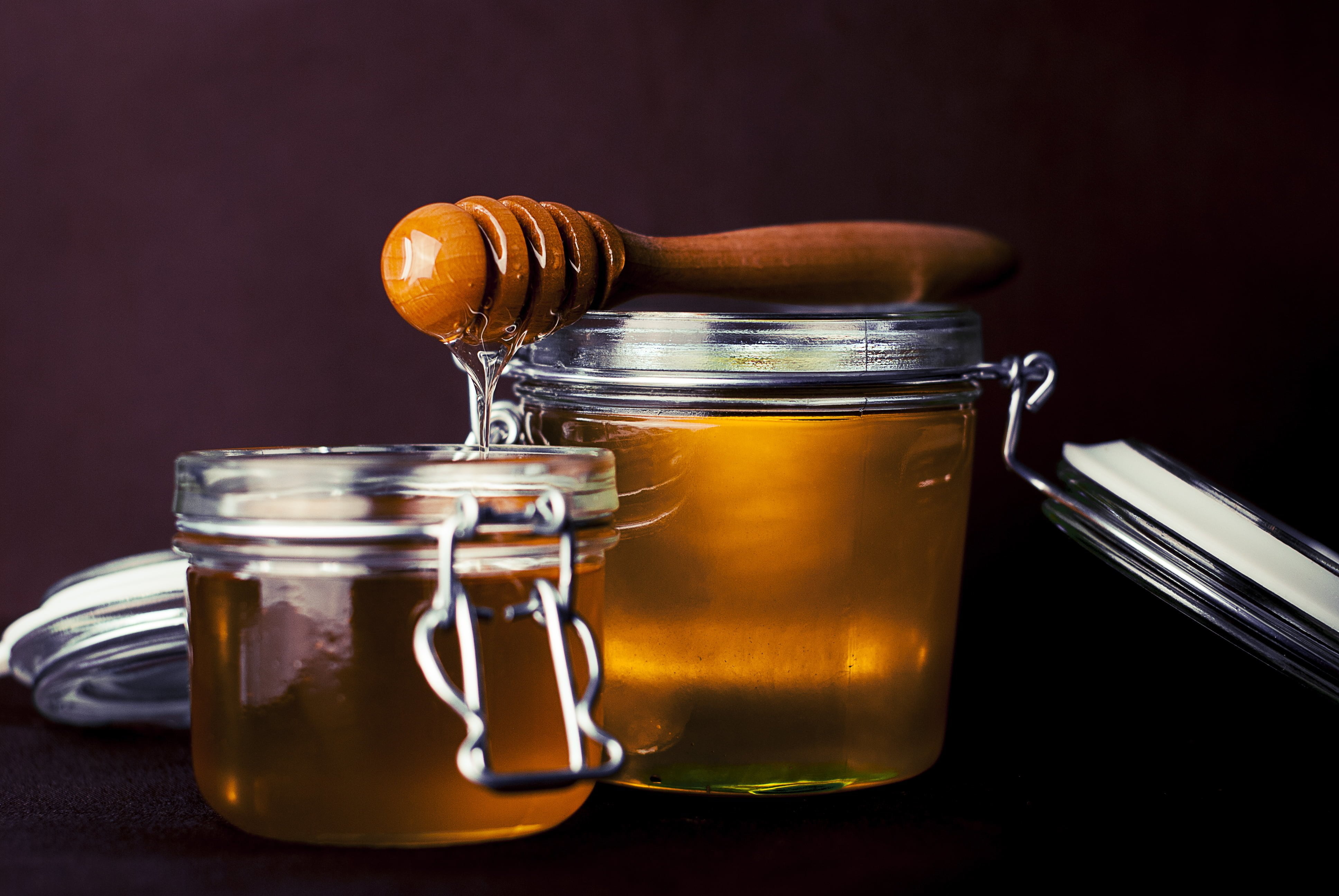 真假蜂蜜安心購買！食安專家教你辨識假調和蜜與真蜂蜜差異 spoon honey jar 20161101
