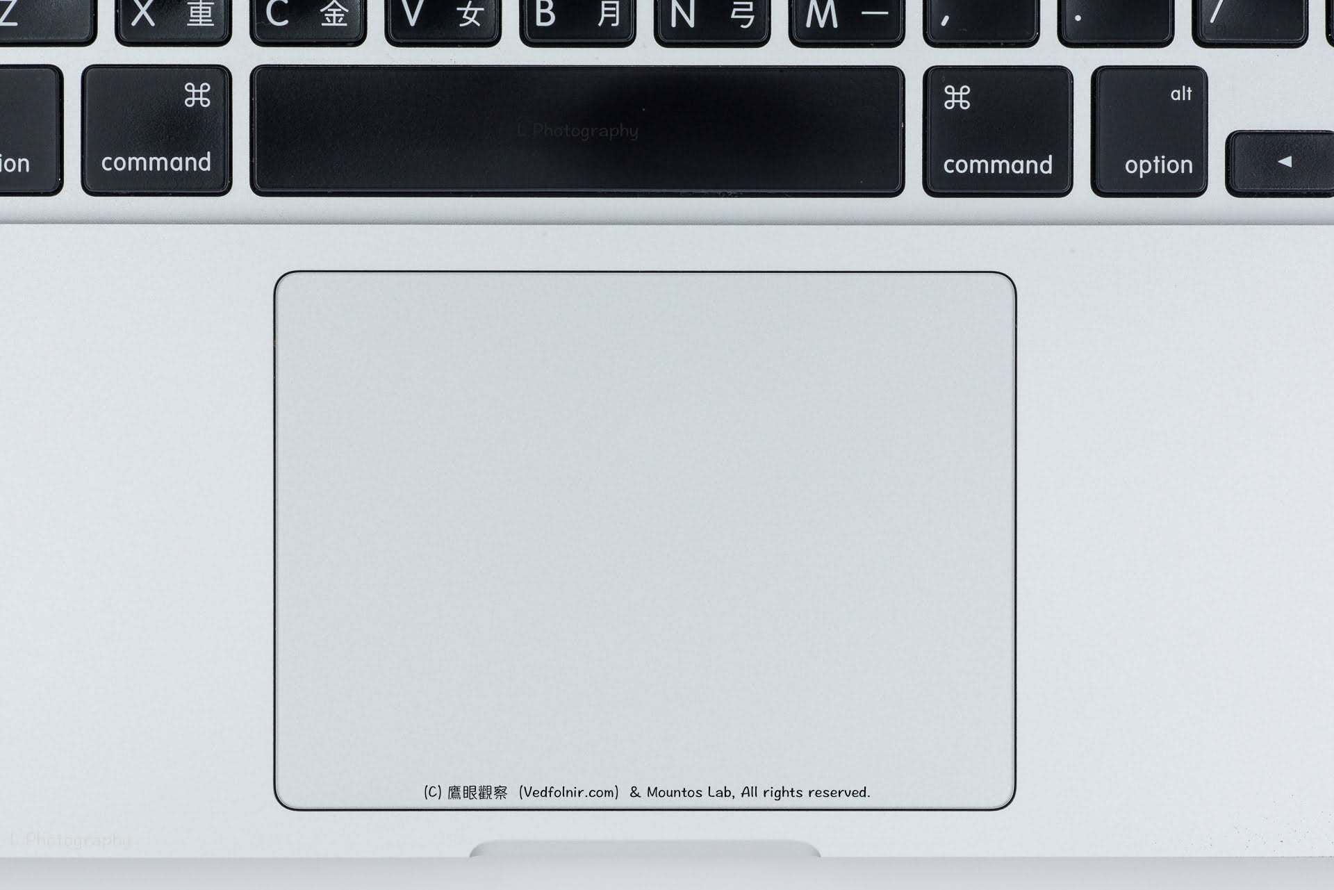 在蘋果電腦上瀏覽、編輯 PDF 文件檔案，在合約、契約文件快速簽名（Apple macOS Mac & Macbook 適用） Apple Macbook Pro Touchpad Keyboard Laptop LPhotography Mountos