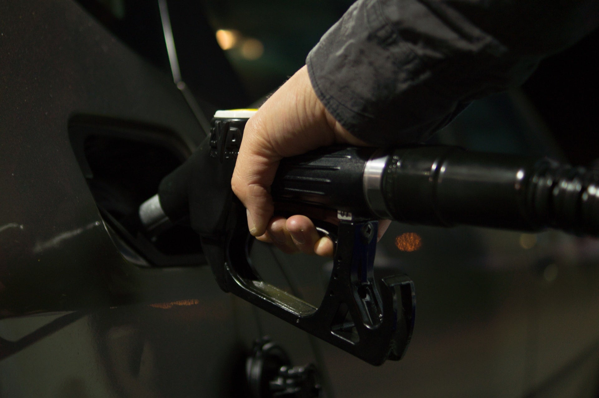 汽機車隨油徵收空汙費將自９月起開始調漲