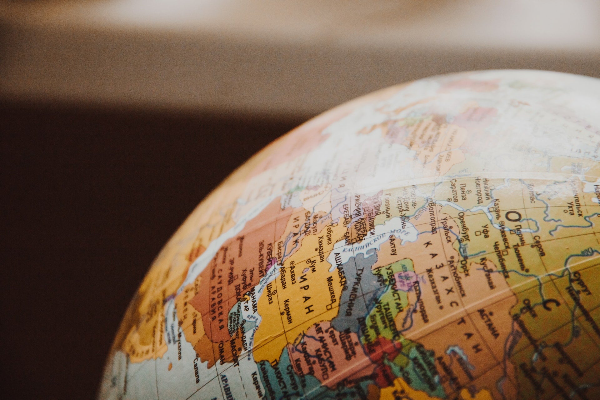 你是旅遊計畫魔人嗎？無計畫的好旅行更加自由輕鬆 ball globe earth map