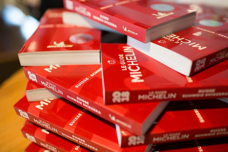2019 台北米其林指南 15日上市 世界最強的吃貨指南 Michelin Travel Restaurant Red Guide Books