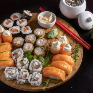 FoodPanda 熊貓美食外送平台的外帶自取價格偏高爭議探討 chopsticks cuisine Japanese sashimi sushi food rice