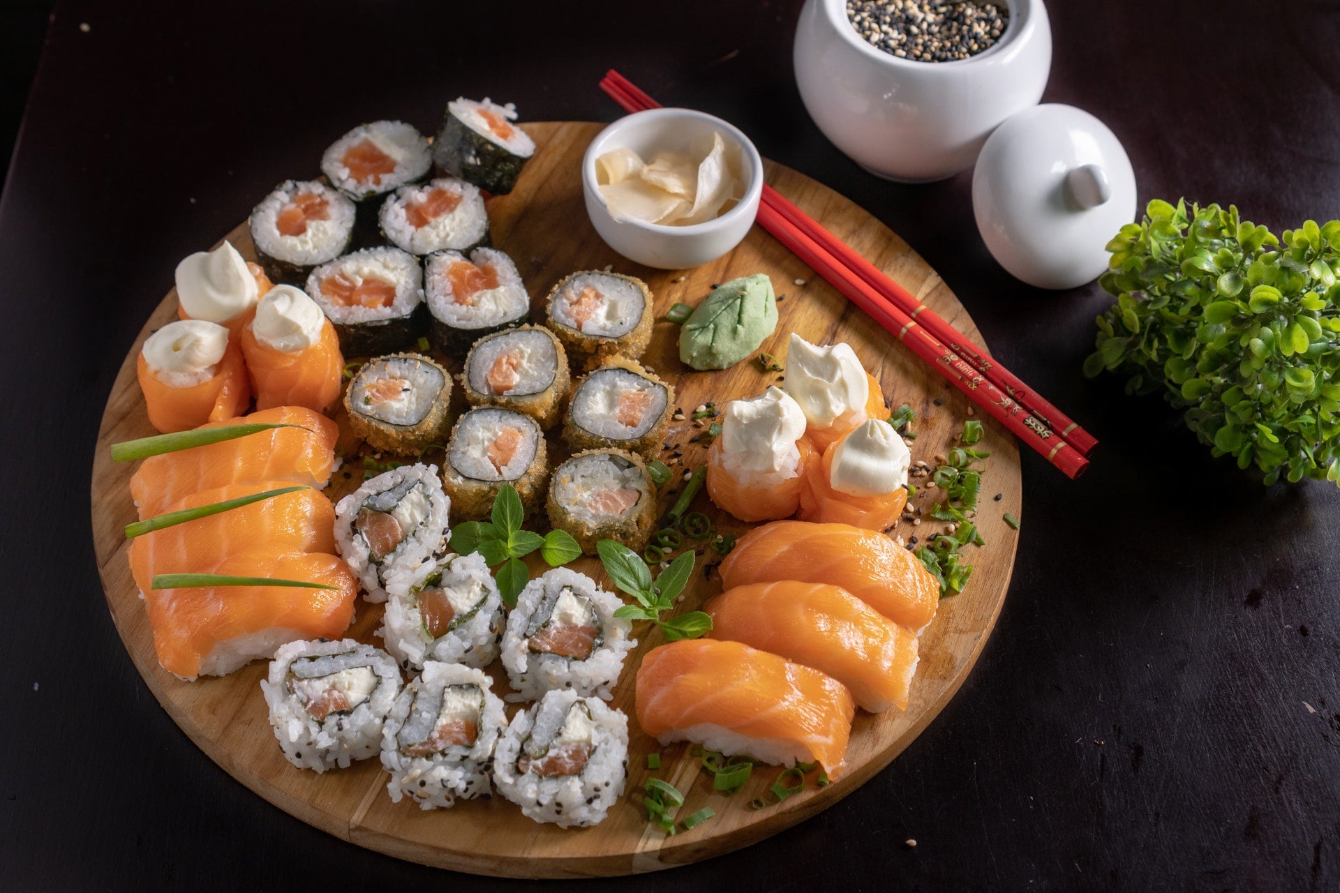 黑心米、農地工廠合法化 多事之秋 新鮮安全白米難找 chopsticks cuisine Japanese sashimi sushi food rice