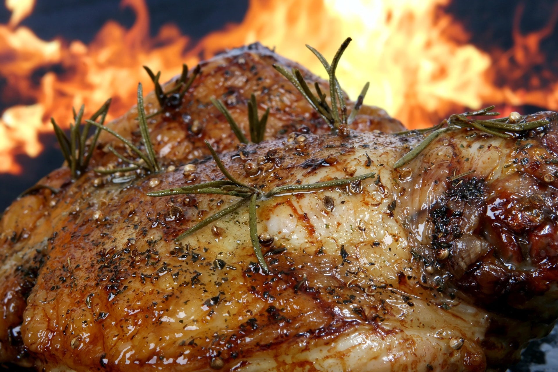 美味營養學：讓身體更健康的 13 種食物組合 Kitchen roast chicken rosemary flame barbecue bbq food