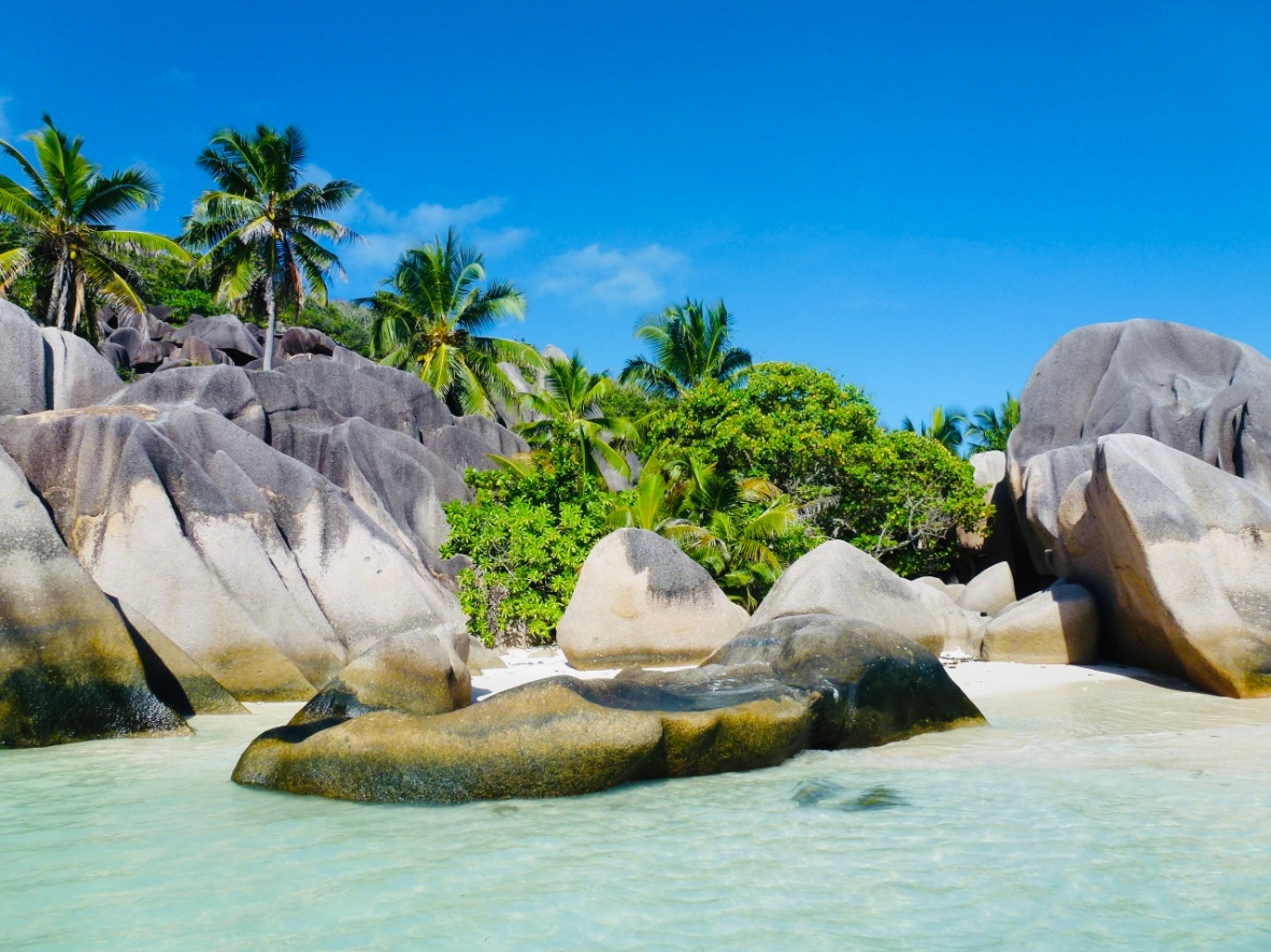 探索全球最美麗的10個海灘🏖️ 3 銀源灘 (Anse Source d'Argent)