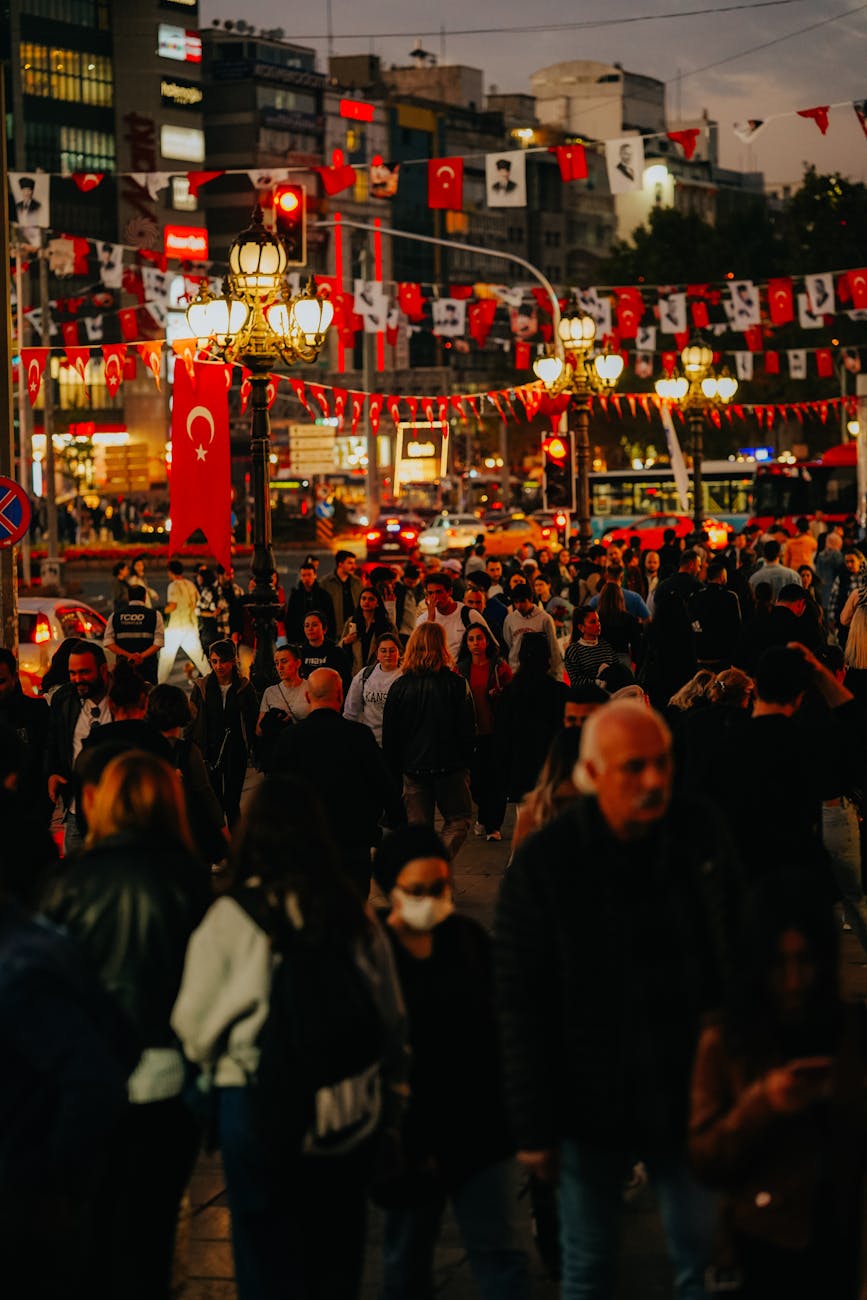 土耳其黃昏時的熱鬧街道
