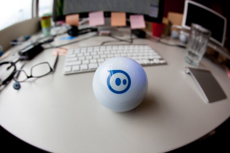 Sphero 可控機器人科技玩具球(iPhone / Android 支援)