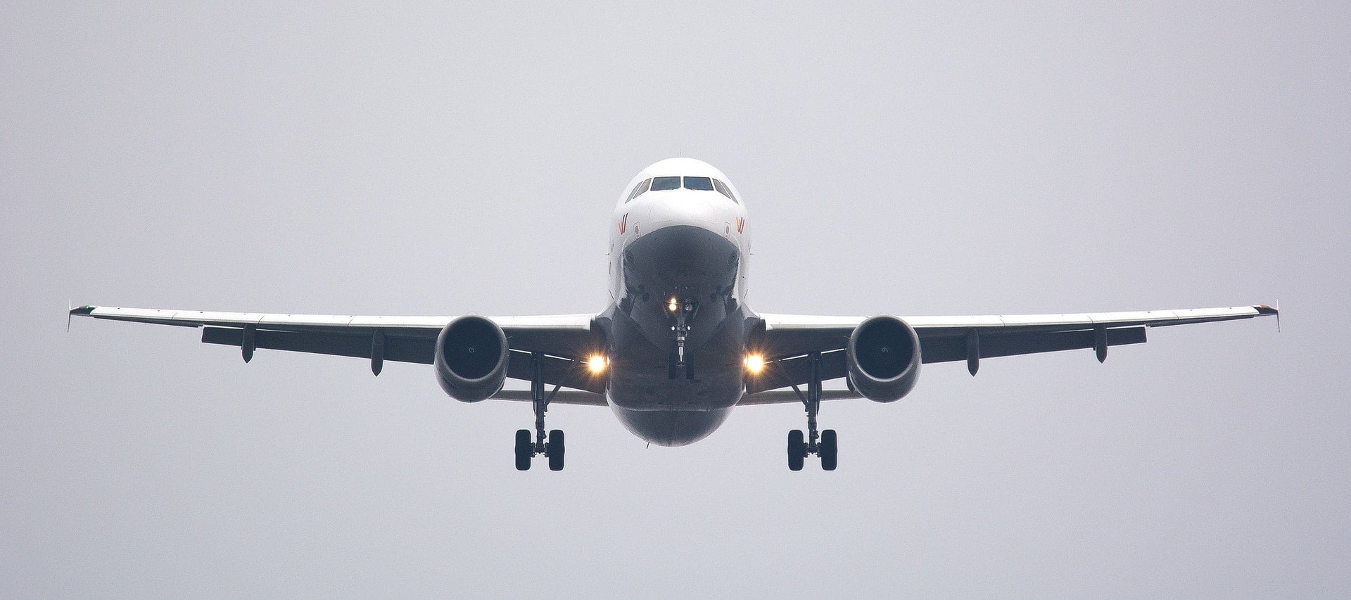 廉價航空機票為何這麼便宜?飛安打折嗎?LCC 商業模式揭密與 7 大省錢安全迷思